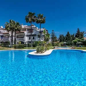 Solguest A 7 Minutos De Puerto Banus 1ª Linea Playa!!! , Marbella Spain